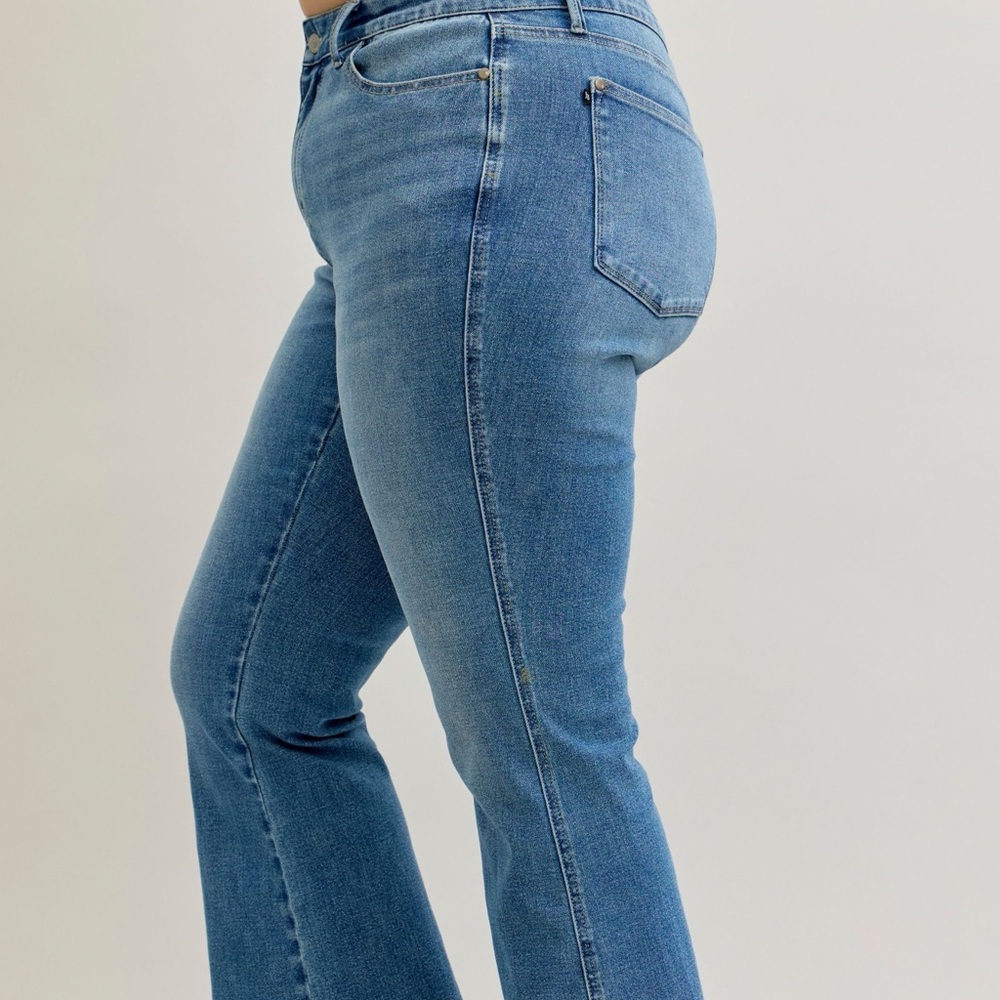 NEW Judy Blue Full Size Mid Rise Slim Bootcut Tummy Control Release Hem Jeans - Picture 10 of 15